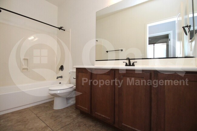 Building Photo - 4072 E Cherry Hills Dr