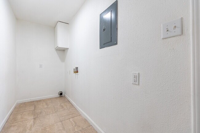 Building Photo - 13719 Earlywood St