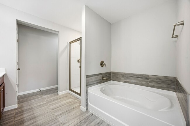 Building Photo - 7275 Heritage Oak Ct