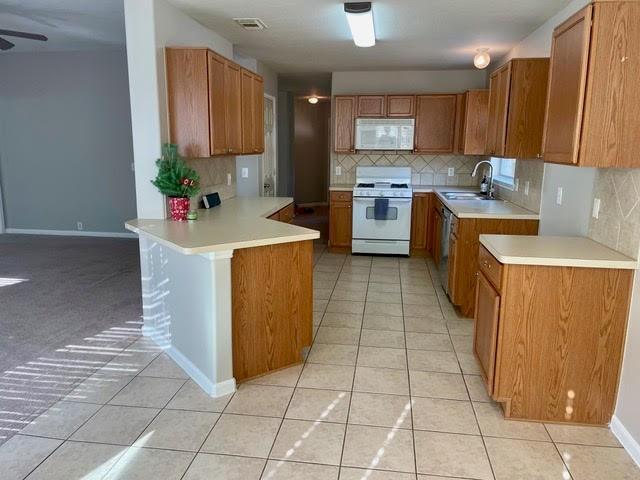 Building Photo - 2851 Sandberry Dr