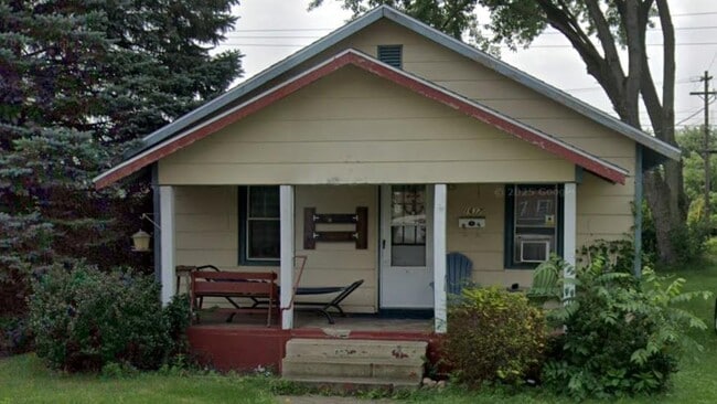 Building Photo - 1617 E 4th St