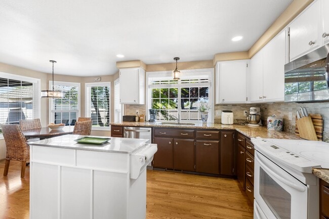Building Photo - 3511 Blue Blossom Dr