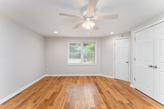 Building Photo - 306 Crosscut Dr