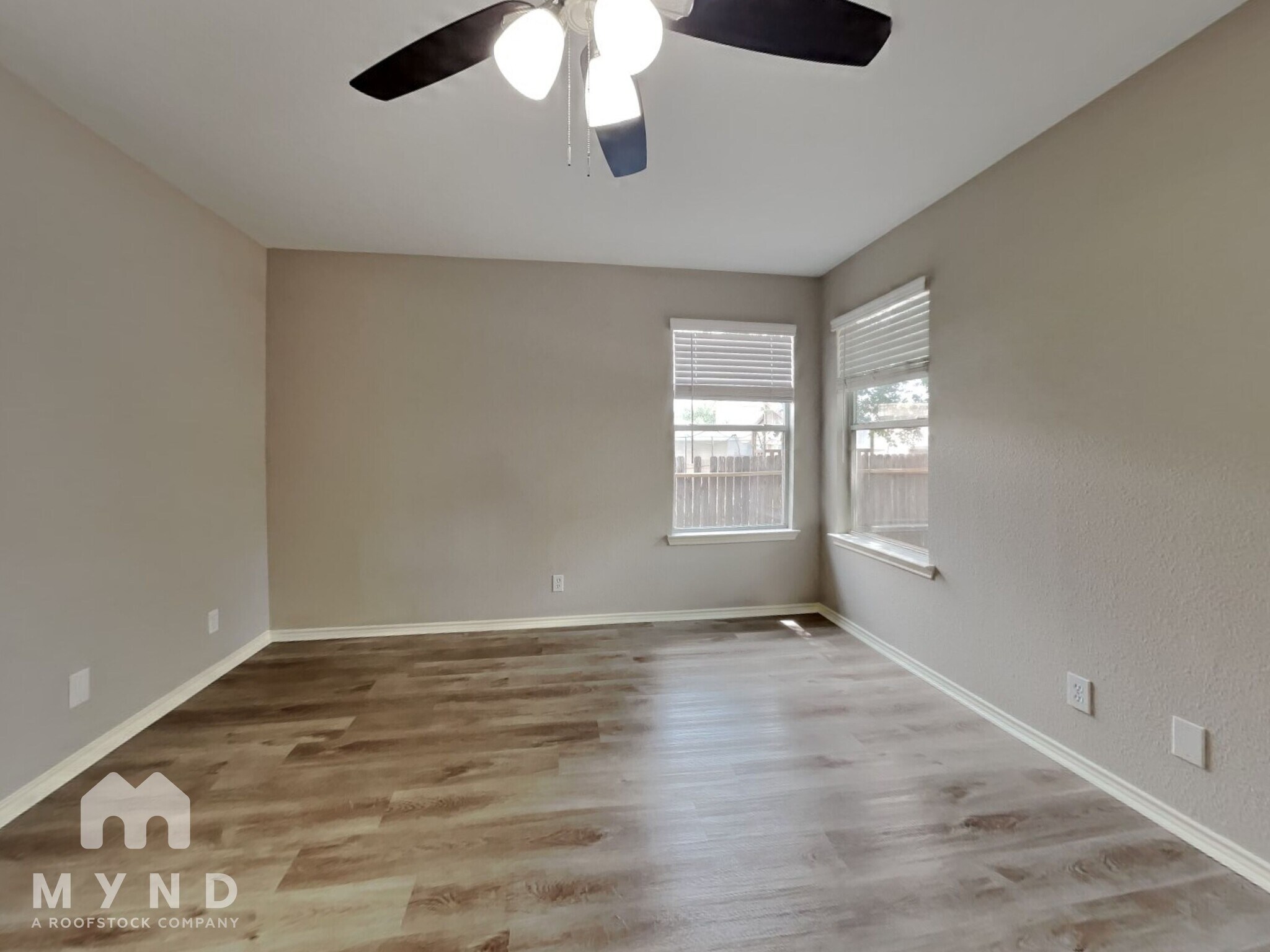 Building Photo - 10210 Briar Rose