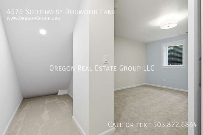 Building Photo - 4575 SW Dogwood Ln