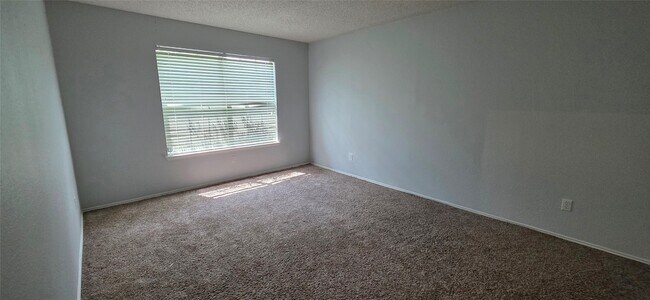 Building Photo - 3529 Brewster Dr