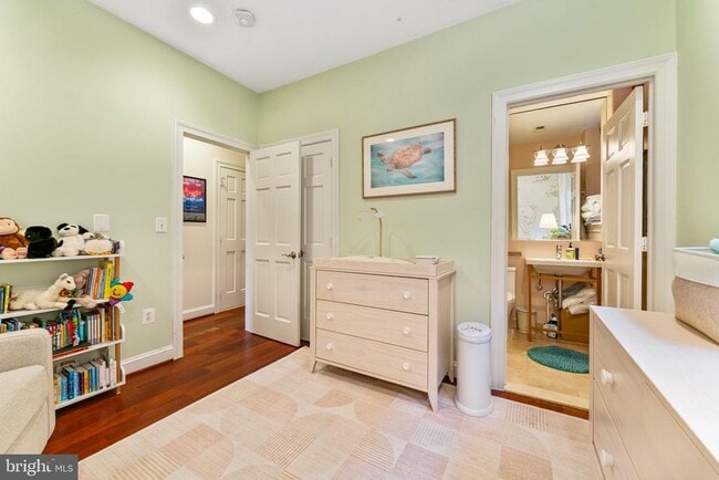 Building Photo - 1105 Park Rd NW