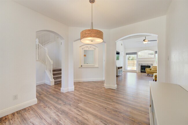 Building Photo - 6119 Rachels Ct