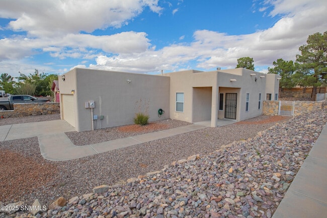 Building Photo - 2656 Bearcat Dr