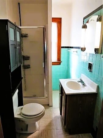 Building Photo - 208 Main St