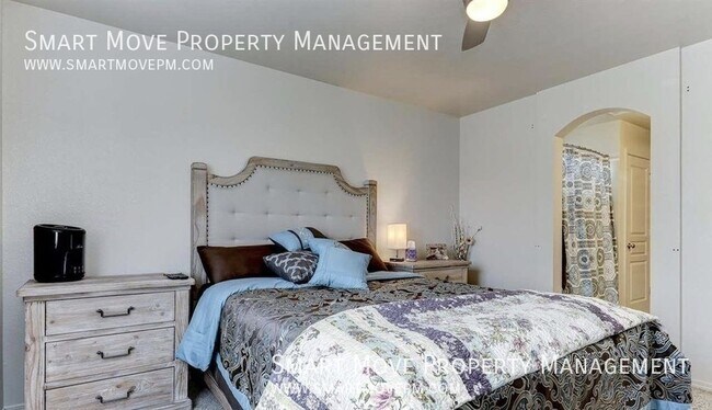 Building Photo - 5444 S Pepperridge Way