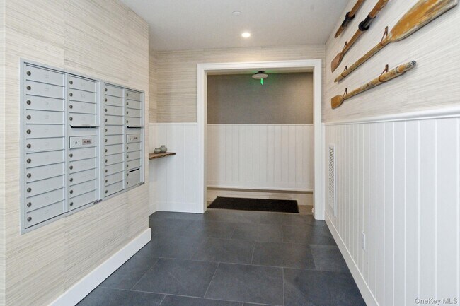 Building Photo - 25 S Riverside Ave