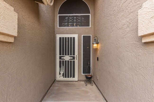 Building Photo - 4 Bedroom 2.5 Bath w/3 Car Garage in Superstition Springs****$1000 off first months rent*****