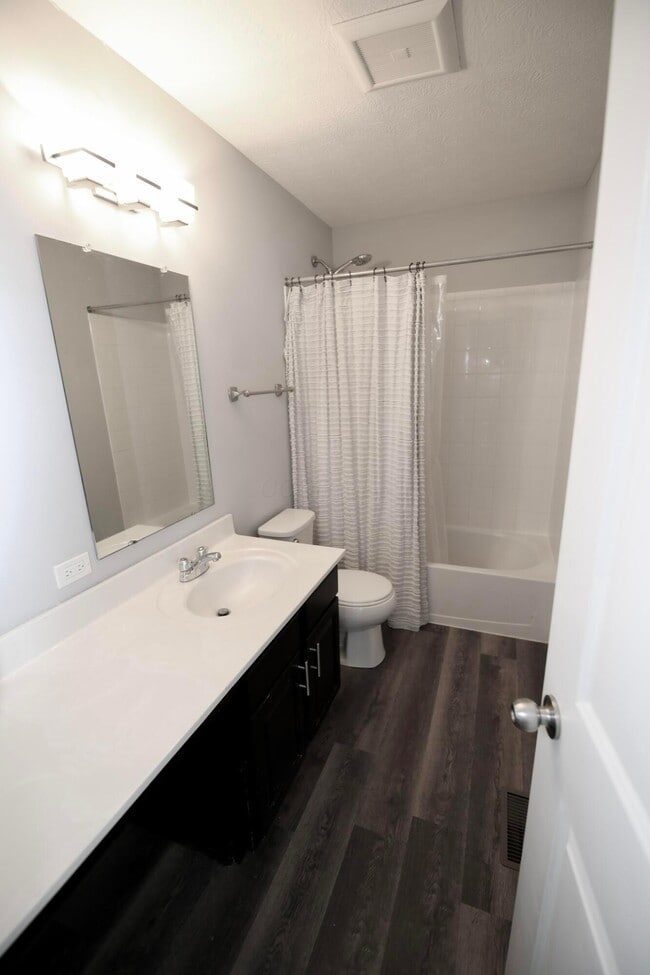 Building Photo - 5801 Sedgemoor Dr