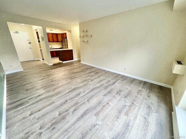 Building Photo - 501 N Barry Ave