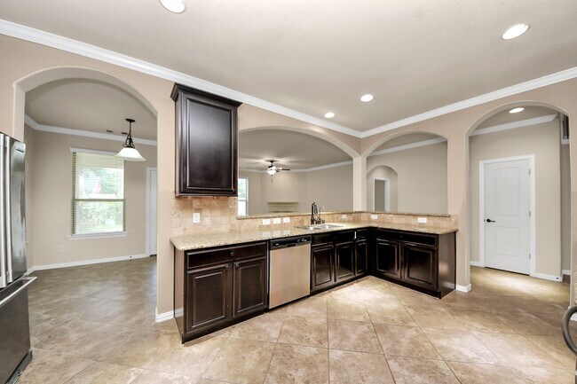 Building Photo - 12131 Cove Ridge Ln