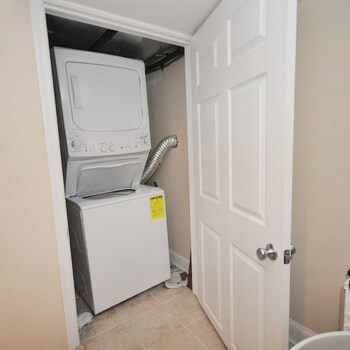 Building Photo - 2113 N Marvine St