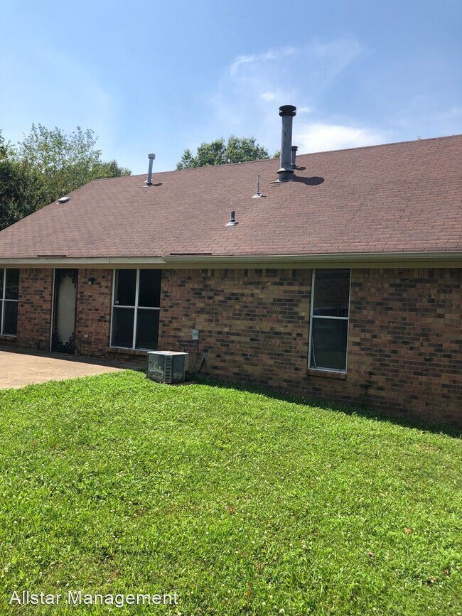 Building Photo - 3 br, 2 bath House - 3485 Lakehurst Drive
