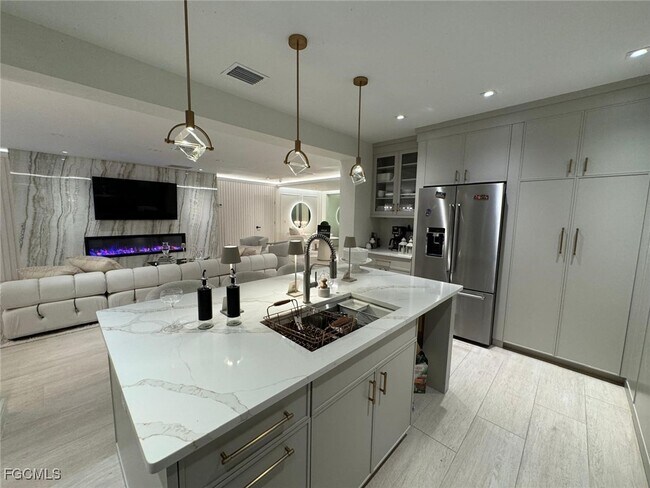 Building Photo - 4369 Cypress Ln