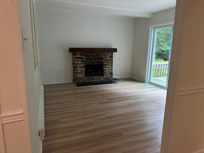 Building Photo - Newly Renovated 2-Bedroom 1 Bath-  Retreat on 12 Secluded Acres with Trails in Kintnersville!