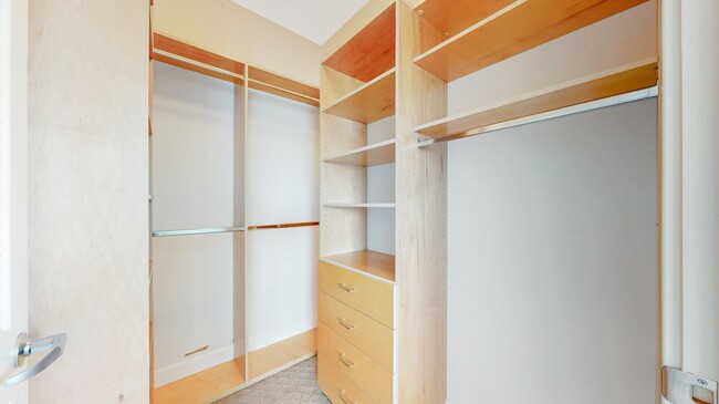 Building Photo - South Beach 23rd Floor Views! Bring pets! ...