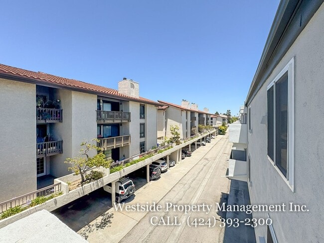Building Photo - 8163 Redlands St