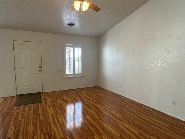 Building Photo - 4115 Azalea St