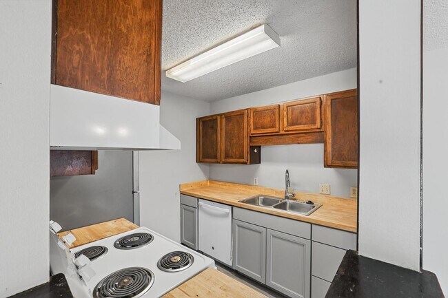 Building Photo - 455 Stara Cir