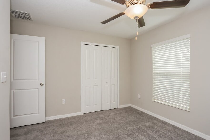 Building Photo - 15306 Miller Creek Dr
