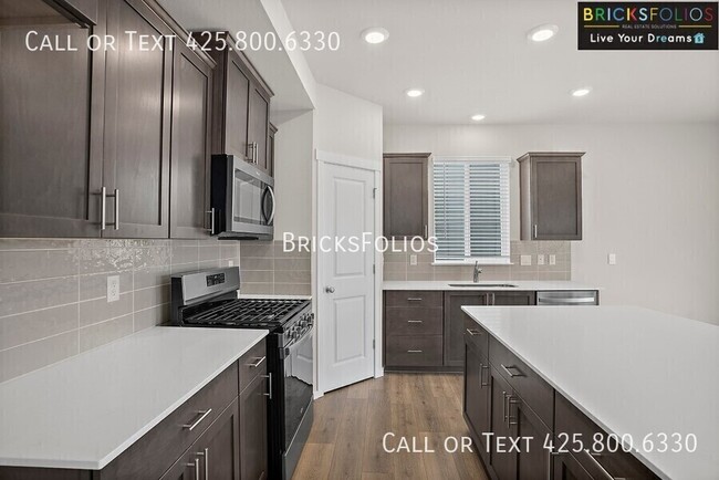 Building Photo - 1209 SW Pendleton Way
