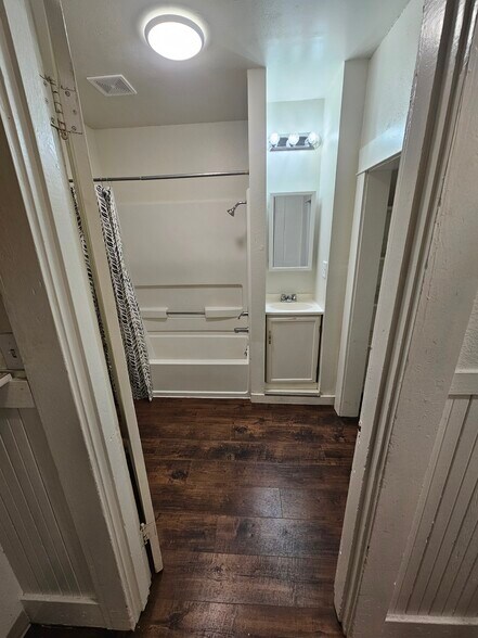 Building Photo - 3510 NE Everett St