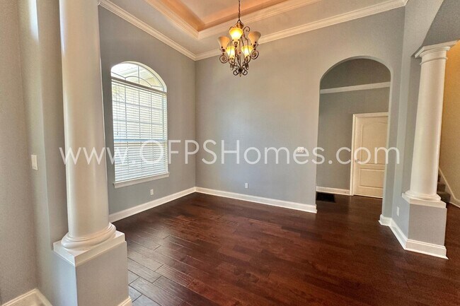 Building Photo - 4611 Chanan Dr