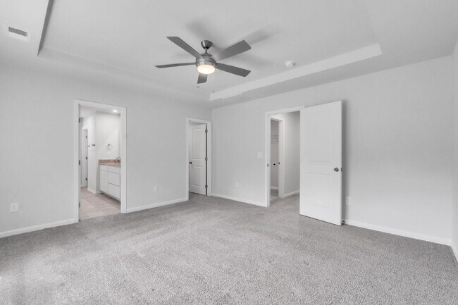 Building Photo - PRICE DROP! Spacious 3BR, 2.5 BA Westbriar...