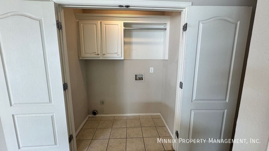 Building Photo - 9704 Ave U Ave