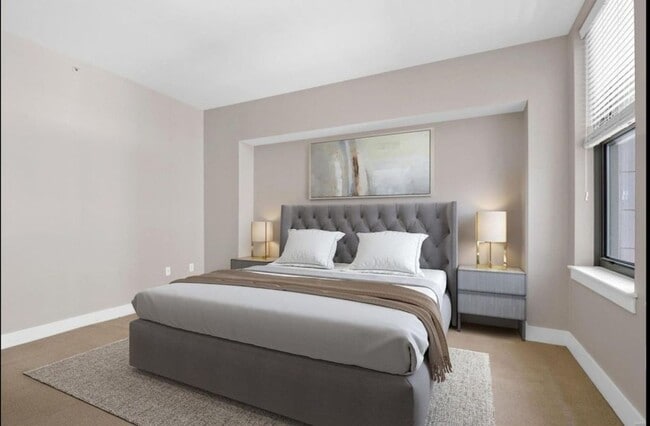 Building Photo - Nice Downtown Unit Available for Rent!