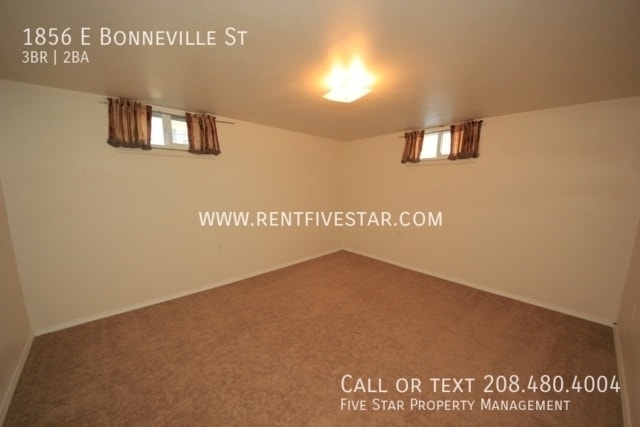 Building Photo - 1856 E Bonneville St