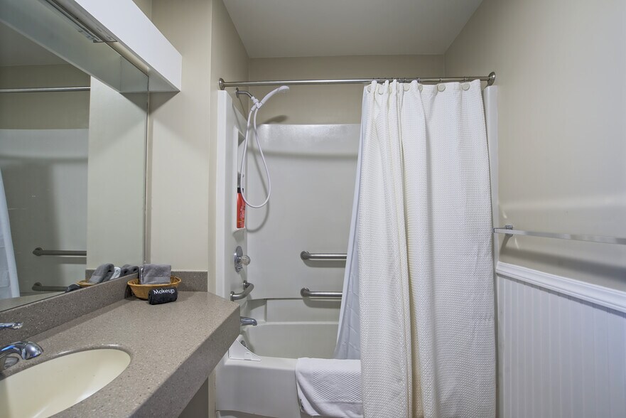 Building Photo - 2 Willets Pl