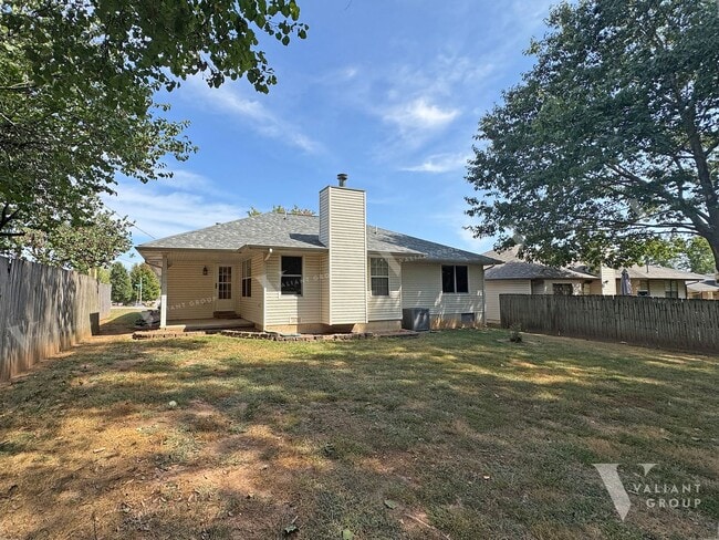Building Photo - Spacious 3-Bedroom, 2-Bath in Sequiota Nei...