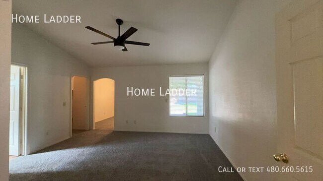 Building Photo - 440 N Leoma Ln