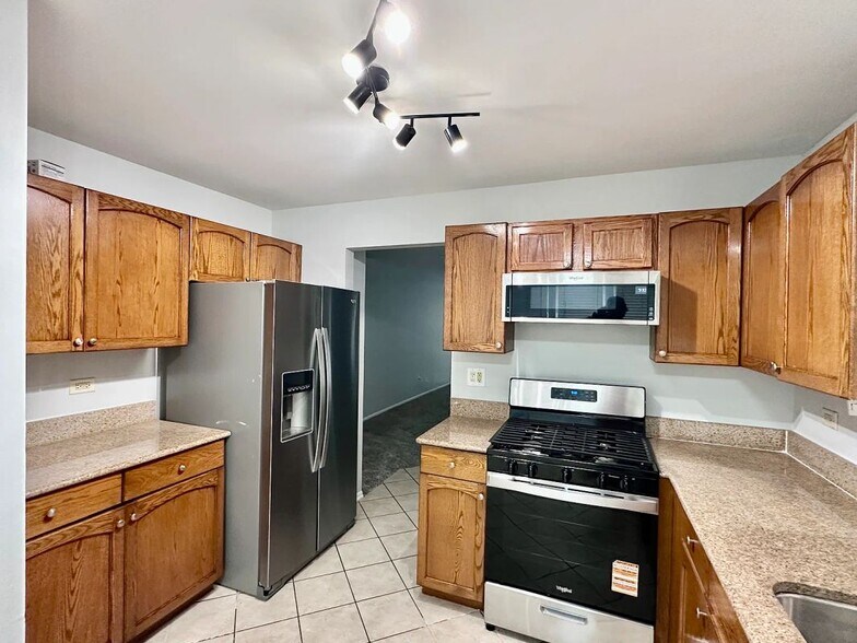 Building Photo - 1200 Churchill Ct