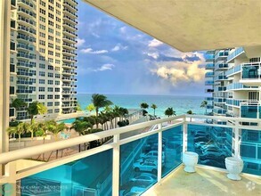 Building Photo - 3430 Galt Ocean Dr