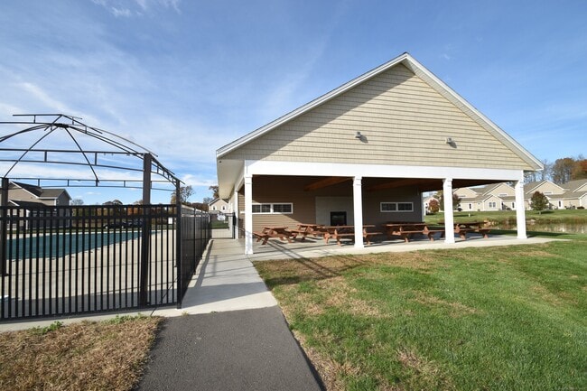 Building Photo - 501 Old Village Cir