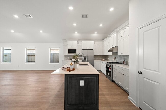 Building Photo - 4823 Shimmer Side Dr