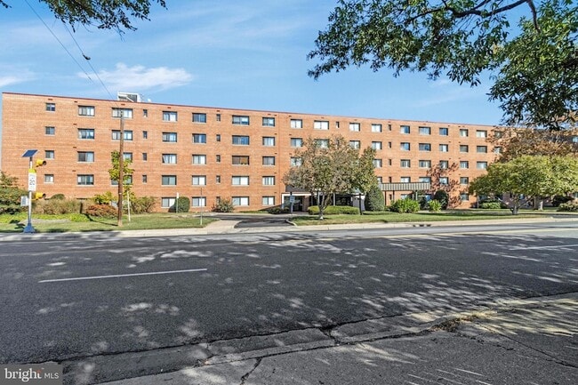 Building Photo - 3515 Washington Blvd