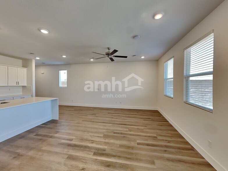 Building Photo - 11140 Magallanes St