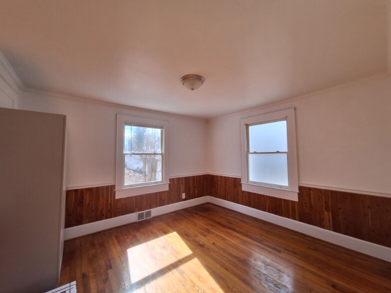 Building Photo - 3811 Walker Ave