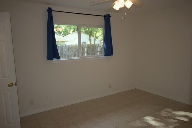 Building Photo - 5204 Village Trail