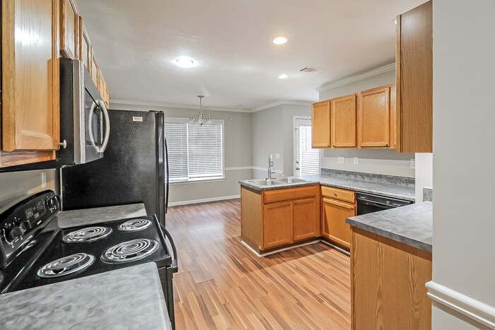 Building Photo - 3668 White Pine Rd
