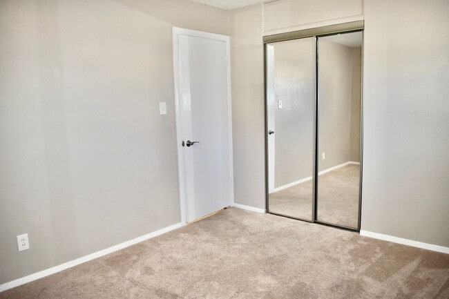 Building Photo - Updated 3 bedroom home in Norfolk