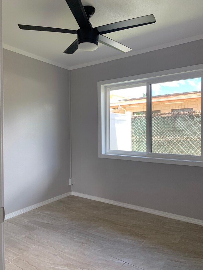 Building Photo - 85-013 Pokai Bay St